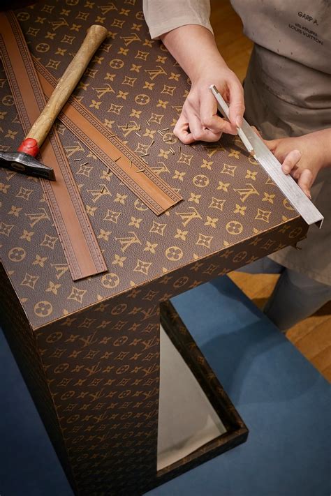 chute de cuir louis vuitton